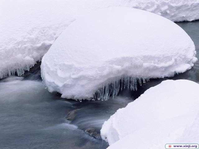 冰封世界的绝美画卷，冰天雪地的奇幻之旅